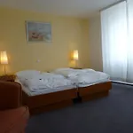 فندق Restaurant Marbella ميندين